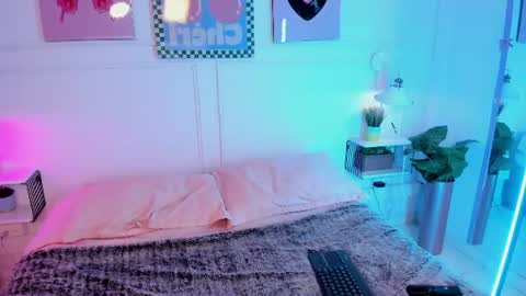 Snapshot of zoe_lynch_ chatting on June 15, 12:18 pm Zoe Lynch online show from June 15, 12:18 pm