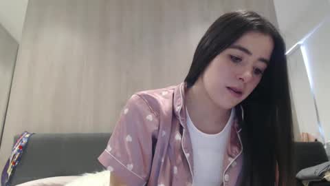 Zoe online show from September 9, 6:07 pm