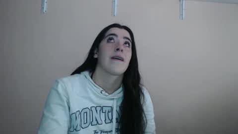 Zoe online show from October 2, 6:15 pm