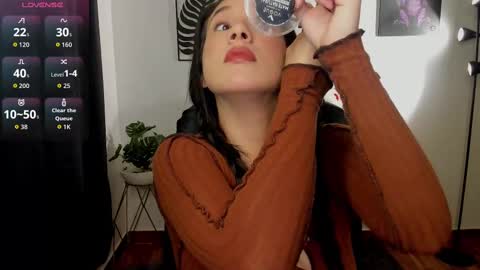 zoe_millerx online show from October 20, 1:11 pm