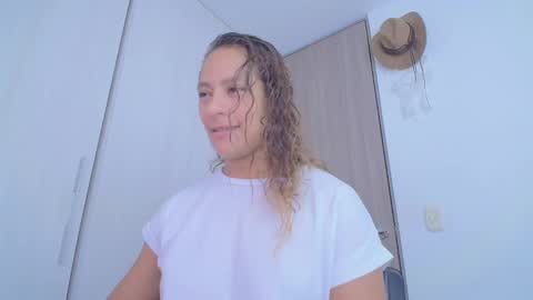 zoe online show from February 19, 10:28 pm