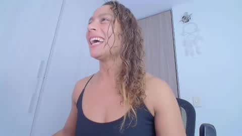 Snapshot of zoe_moon85 chatting on April 7, 11:48 pm zoe online show from April 7, 11:48 pm