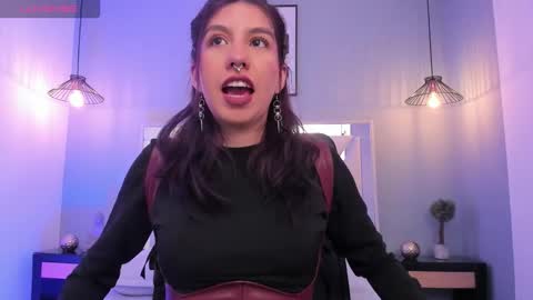 Snapshot of zoe_moreau chatting on March 3, 7:53 pm zoe_moreau online show from March 3, 7:53 pm