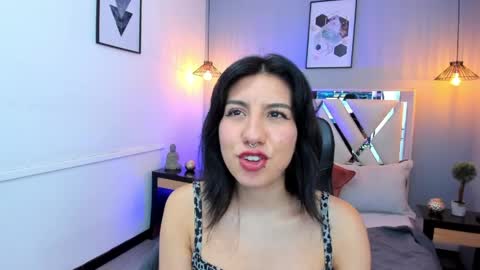 zoe_moreau online show from May 12, 7:55 pm