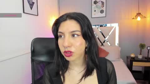 zoe_moreau online show from May 20, 7:53 pm