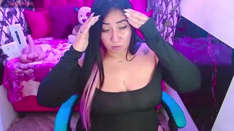 zoe_naughty22 online show from April 29, 3:32 am