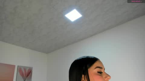 Snapshot of zoe_rivers chatting on April 2, 6:05 pm Zoe online show from April 2, 6:05 pm