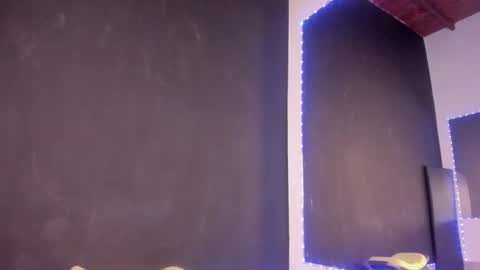 Snapshot of zoe_roux210949 chatting on December 13, 9:20 pm Zoe online show from December 13, 9:20 pm