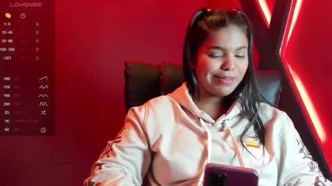 Snapshot of zoe_roux210949 chatting on January 6, 3:19 pm Zoe online show from January 6, 3:19 pm