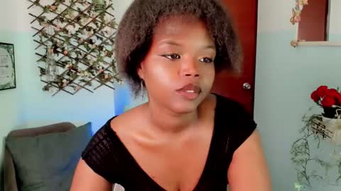 Snapshot of zoe_salddana chatting on March 10, 3:28 pm zoe_salddana online show from March 10, 3:28 pm