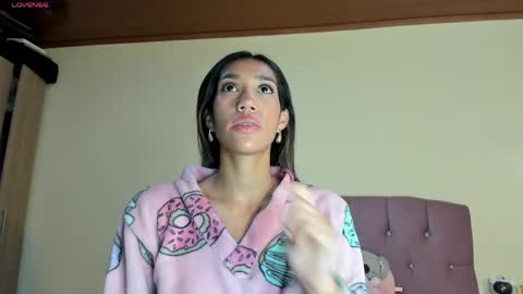 Snapshot of zoe_storm2 chatting on March 29, 9:26 pm Zoe online show from March 29, 9:26 pm