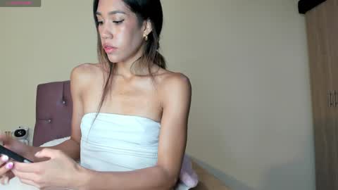 Snapshot of zoe_storm2 chatting on April 2, 11:57 pm Zoe online show from April 2, 11:57 pm