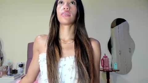 Snapshot of zoe_storm2 chatting on June 25, 11:42 pm Zoe online show from June 25, 11:42 pm