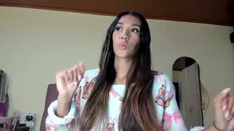 Snapshot of zoe_storm2 chatting on June 29, 11:27 pm Zoe online show from June 29, 11:27 pm