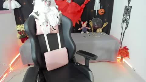 zoe_sullivan_ online show from October 8, 10:24 am