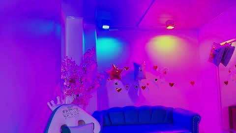 Snapshot of zoe_swan chatting on February 23, 11:40 am Zoe online show from February 23, 11:40 am