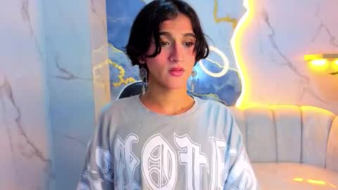 Zoe online show from December 20, 1:07 pm