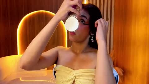 Zoe online show from February 8, 1:03 pm