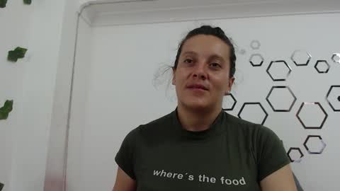 Carolina online show from February 3, 9:42 pm