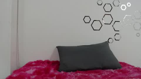 Carolina online show from February 12, 9:54 pm