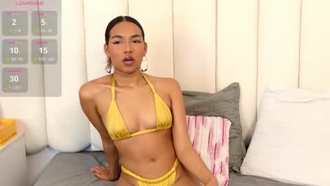 zoeameliie online show from February 11, 11:54 pm