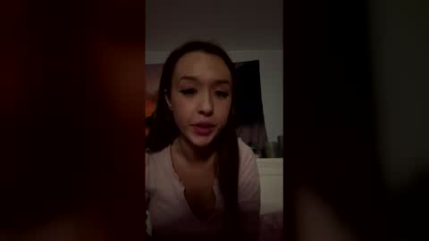 Snapshot of zoeapolo chatting on February 2, 2:32 am zoeapolo online show from February 2, 2:32 am