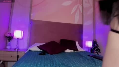 zoeblanc online show from January 6, 11:36 am