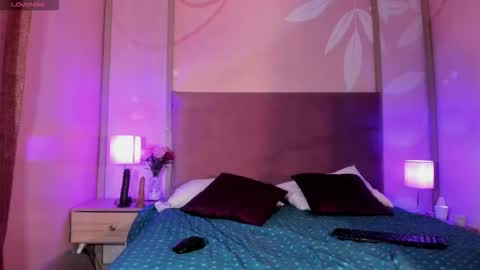 zoeblanc online show from January 15, 11:37 am