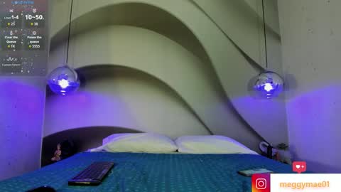 Snapshot of zoeblanc chatting on February 18, 11:39 am zoeblanc online show from February 18, 11:39 am