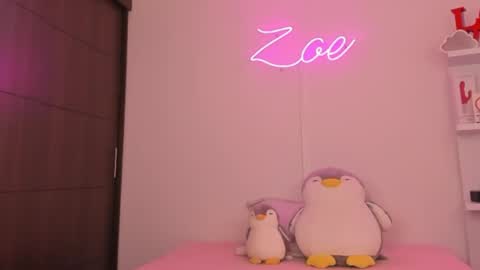 Snapshot of zoecams chatting on April 22, 6:31 pm zoecams online show from April 22, 6:31 pm