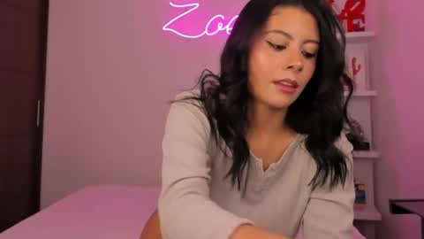 Snapshot of zoecams chatting on May 7, 7:52 pm zoecams online show from May 7, 7:52 pm