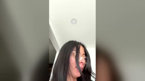 Snapshot of zoecams chatting on May 15, 7:54 pm zoecams online show from May 15, 7:54 pm
