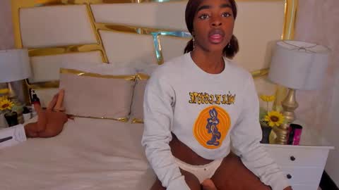 Snapshot of zoecarrter chatting on February 27, 3:23 pm Zoecarrter online show from February 27, 3:23 pm