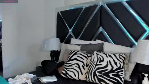 Snapshot of zoecarrter chatting on April 1, 10:18 pm Zoecarrter online show from April 1, 10:18 pm