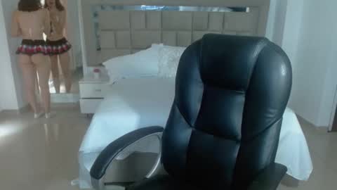 Snapshot of zoecruzz chatting on November 5, 3:45 pm ZOE online show from November 5, 3:45 pm