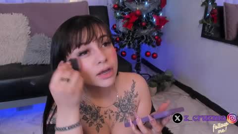 Snapshot of zoee_cruz chatting on December 17, 12:11 pm Camila online show from December 17, 12:11 pm