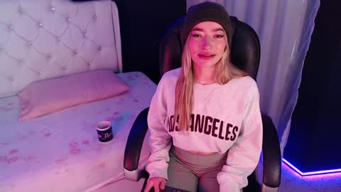 zoe online show from December 28, 12:03 pm