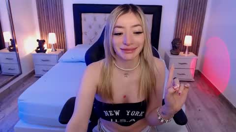 Snapshot of zoee_joness chatting on October 3, 3:36 am zoe online show from October 3, 3:36 am