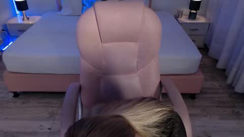 Snapshot of zoee_joness chatting on January 10, 3:08 am zoe online show from January 10, 3:08 am