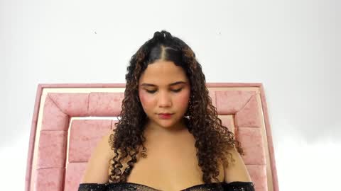 zoee online show from December 7, 6:21 am