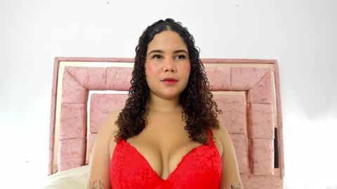 zoee online show from December 13, 3:16 am