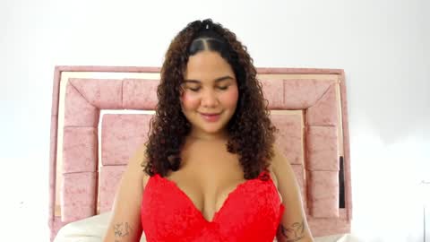 zoee online show from December 13, 6:21 am