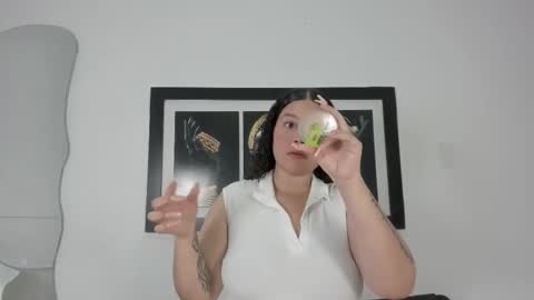 zoee online show from September 24, 3:10 am