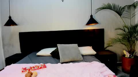 Snapshot of zoee_miller_ chatting on March 17, 2:20 pm Zoe online show from March 17, 2:20 pm