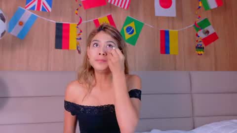 Zoe online show from June 28, 1:39 pm