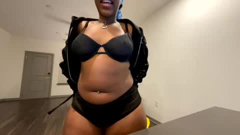 Zoe online show from July 13, 9:45 am