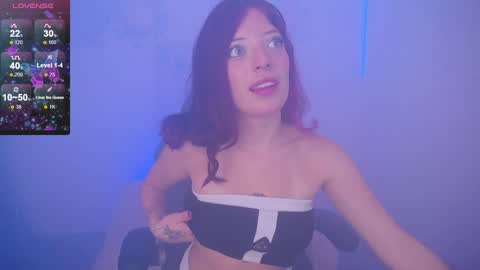 Snapshot of zoeroux_ chatting on January 30, 3:11 am Zoe online show from January 30, 3:11 am