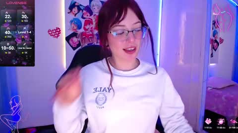 Snapshot of zoeroux_ chatting on February 25, 3:09 am Zoe online show from February 25, 3:09 am