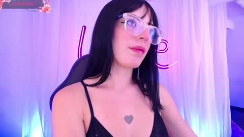 Snapshot of zoeroux_ chatting on October 28, 10:23 pm Zoe online show from October 28, 10:23 pm