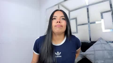 ZoeSwam online show from January 15, 11:59 am